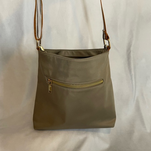 Urban Expressions Taupe Crossbody Bag - Picture 7 of 9